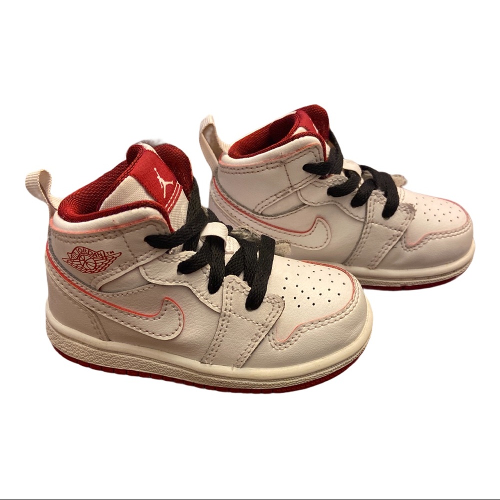 Nike Air Jordan Retro 1 Mid White Red 5c